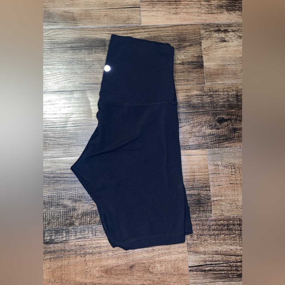 lululemon athletica Black High-Rise Bike Shorts. Size 8. 8” inseam